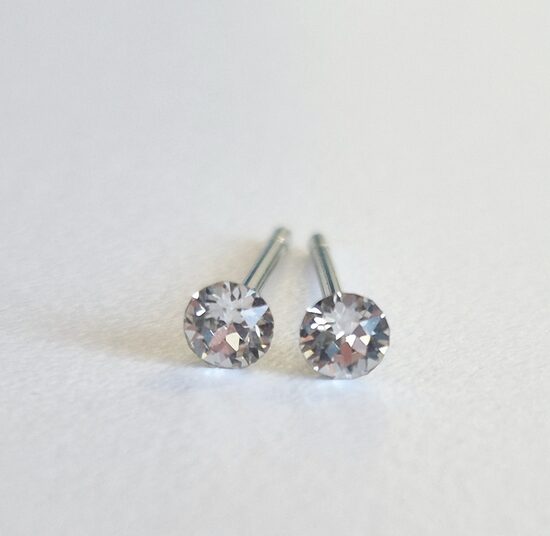BJT401 ar Swarovski kristāliem 3mm